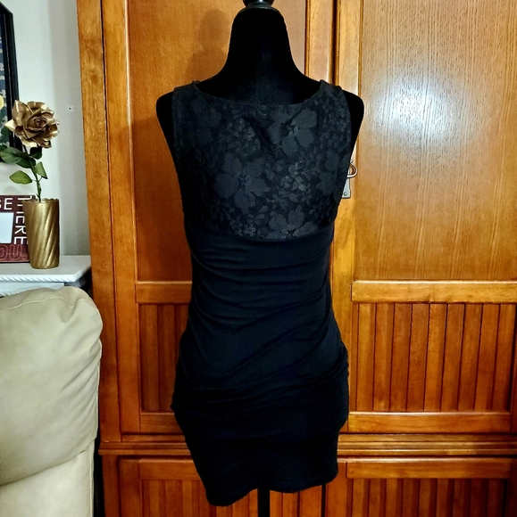 🖤 Forever 21 Black Dress. - Picture 2 of 4